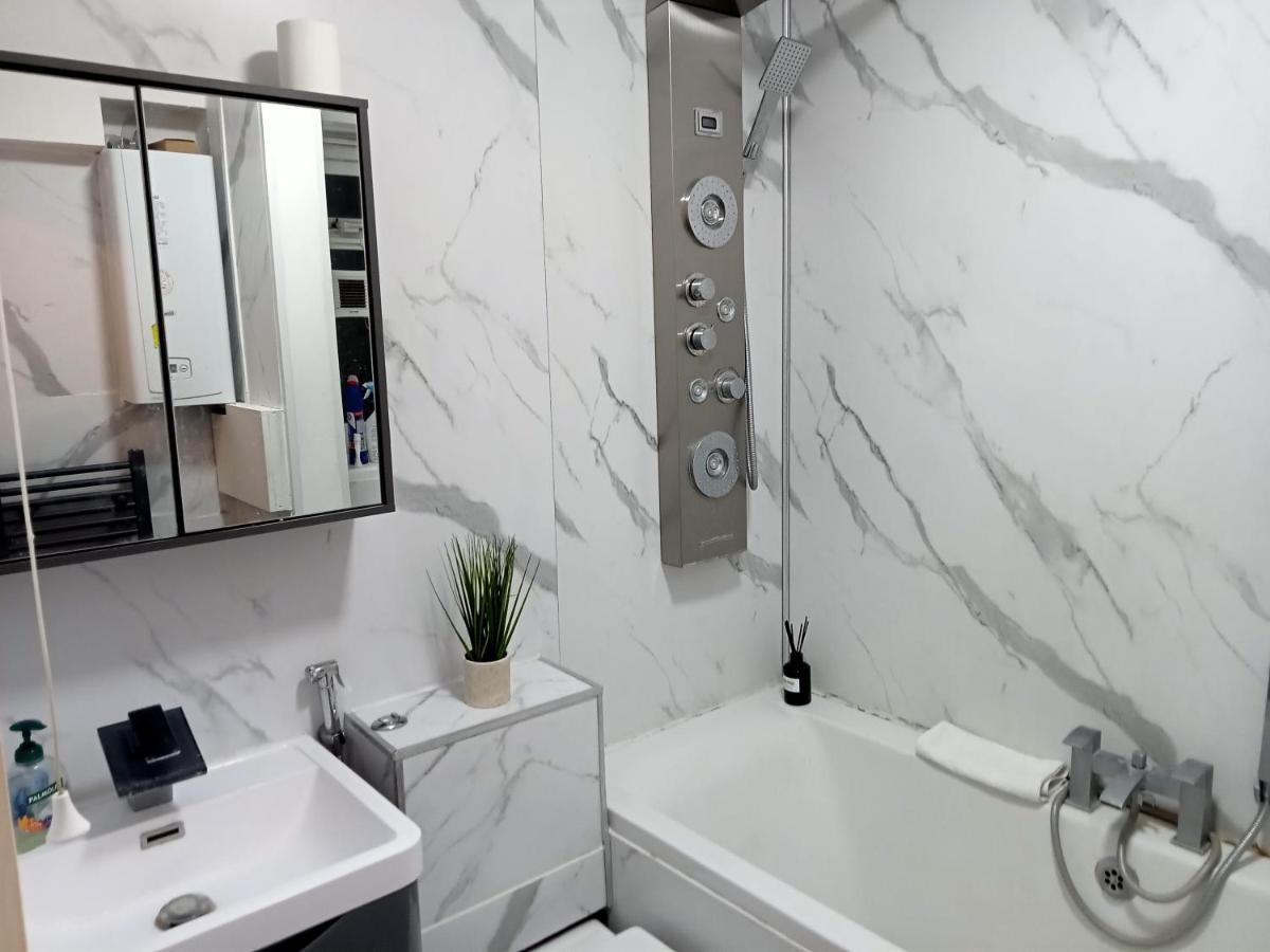 Studio Apartment In London, Bethnal Green Zewnętrze zdjęcie