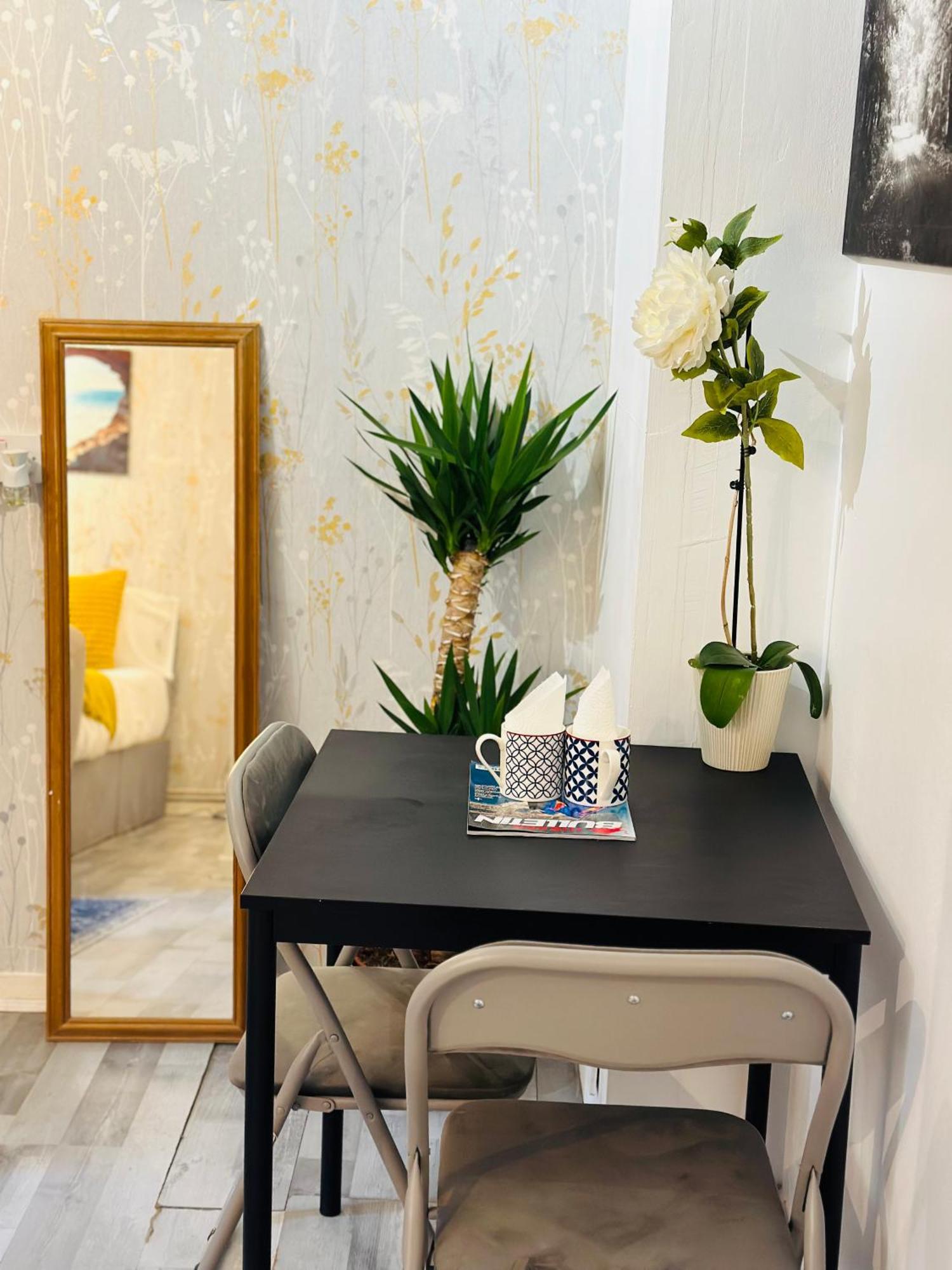 Studio Apartment In London, Bethnal Green Zewnętrze zdjęcie